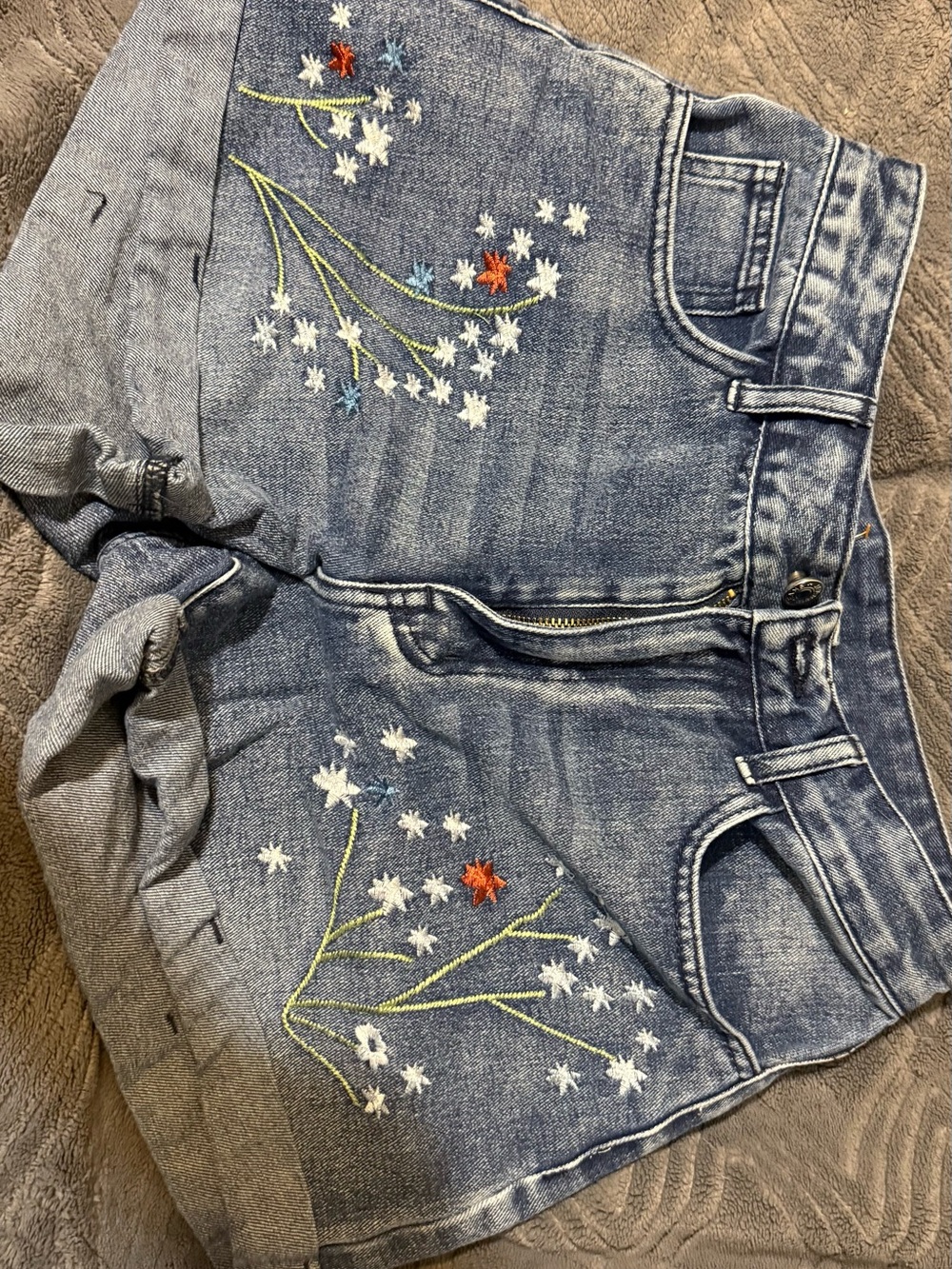 ROMWE Light Blue Denim Shorts with Floral Embroidery
